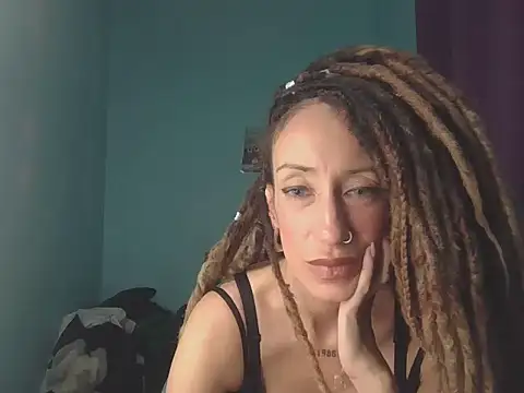 Natalialucia online show from 04/21/26, 11:18