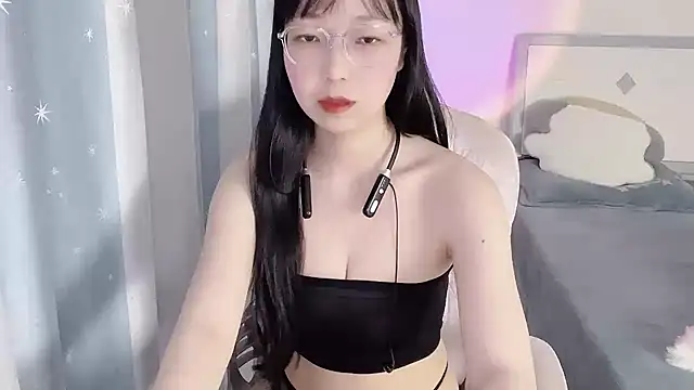 Snapshot of Anya-2026 chatting on 04/15/26, 11:17 Anya-2026 online show from 04/15/26, 11:17