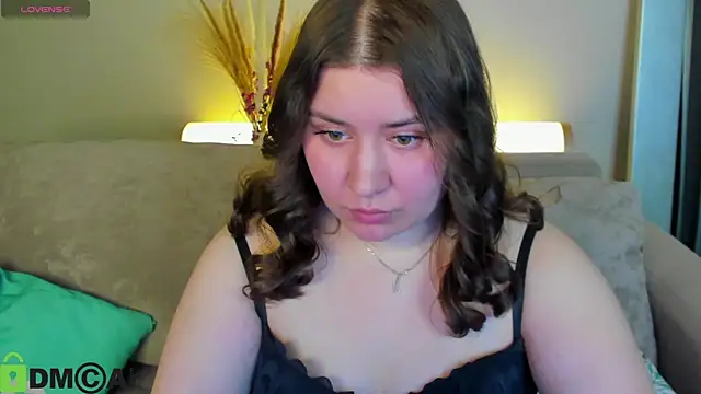 Snapshot of Maya_Raay chatting on 04/10/26, 01:11 Maya Raay online show from 04/10/26, 01:11