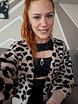 SlimBellaOfficial online show from 04/15/26, 10:44