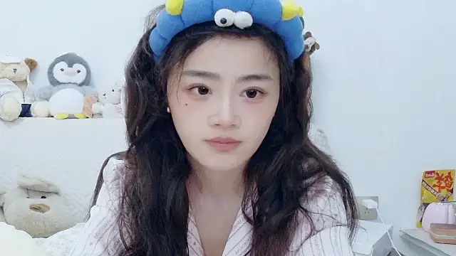 cc-8 online show from 04/17/26, 03:59