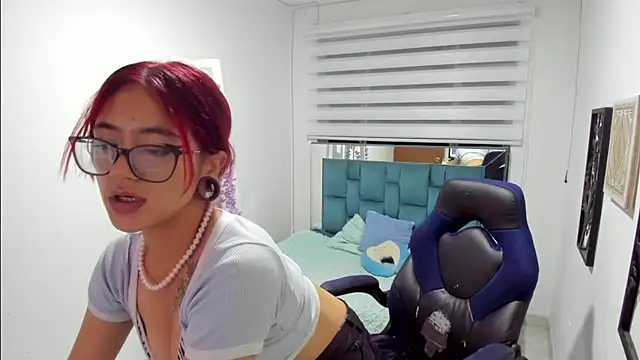 Snapshot of Sara_Red_X chatting on 04/08/26, 03:17 Sara Red X online show from 04/08/26, 03:17