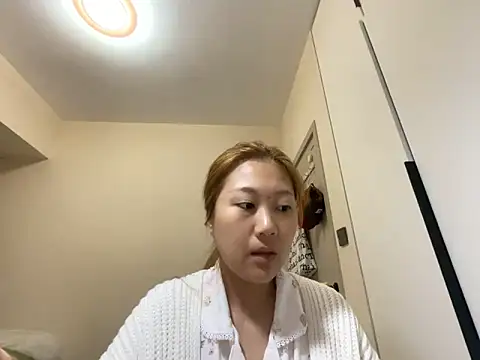 Snapshot of tutu512 chatting on 04/28/26, 10:31 tutu512 online show from 04/28/26, 10:31