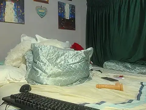 Noviavee online show from 04/21/26, 02:51