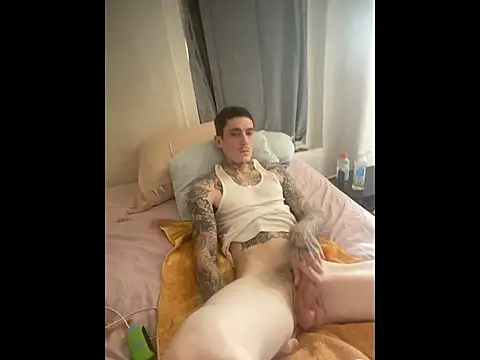 Snapshot of dkub93 chatting on 03/26/26, 02:44 dkub93 online show from 03/26/26, 02:44