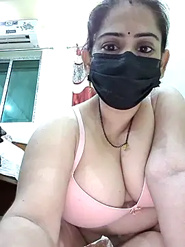 Snapshot of sonalidey5564 chatting on 06/18/26, 02:10 sonalidey5564 online show from 06/18/26, 02:10