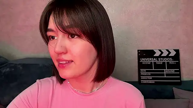 Snapshot of lilysolar chatting on 05/10/26, 05:29 lilysolar online show from 05/10/26, 05:29