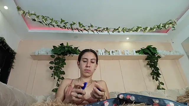 Snapshot of alix_rada chatting on 06/03/26, 08:14 alix rada online show from 06/03/26, 08:14