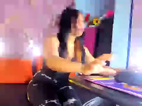 Snapshot of Laila_65 chatting on 03/27/26, 12:27 Laila 65 online show from 03/27/26, 12:27