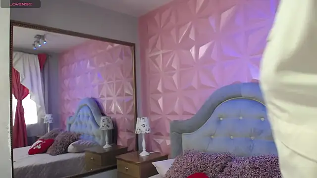 Scarlet Honey  online show from 03/26/26, 01:38