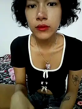 Yi Uzi online show from 06/29/26, 06:30