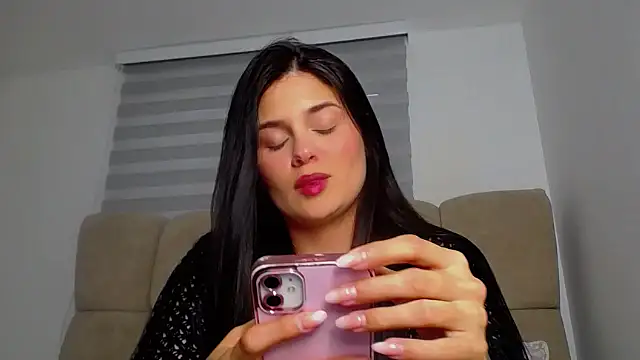 SofiaBanks  online show from 04/20/26, 10:11