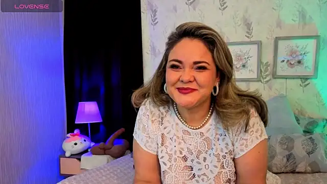Snapshot of Natashablade__ chatting on 05/28/26, 11:51 Natashablade online show from 05/28/26, 11:51