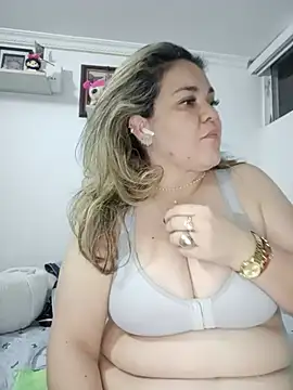 Snapshot of Natashablade__ chatting on 07/02/26, 03:34 Natashablade online show from 07/02/26, 03:34