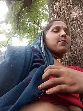 Snapshot of PUNAM__KHAN chatting on 07/08/26, 05:45 PUNAM KHAN online show from 07/08/26, 05:45