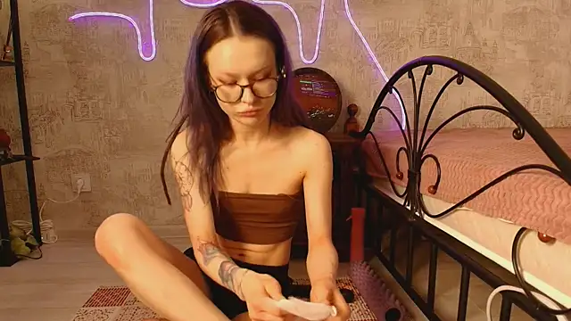 Shee Sheega online show from 04/18/26, 03:38
