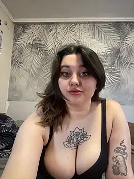 Snapshot of LinaSherman chatting on 04/03/26, 09:51 LinaSherman online show from 04/03/26, 09:51