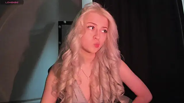 SandraSss online show from 04/01/26, 11:00