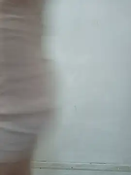 Snapshot of Rosesarem chatting on 06/11/26, 06:11 Rosesarem online show from 06/11/26, 06:11
