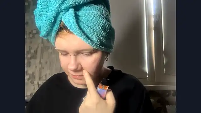 KrystenHoye online show from 04/03/26, 07:39