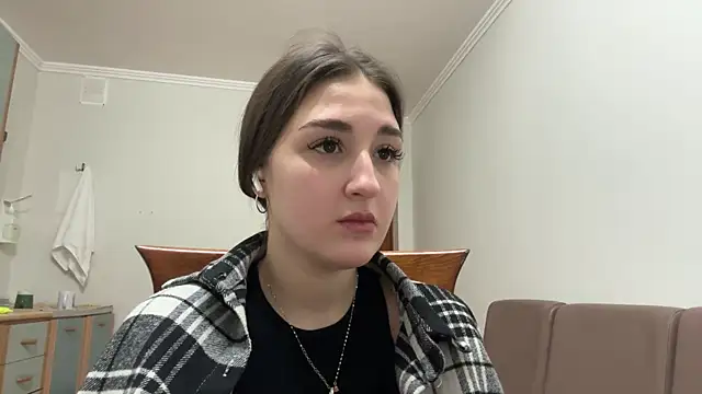 Annnna  online show from 04/14/26, 04:02