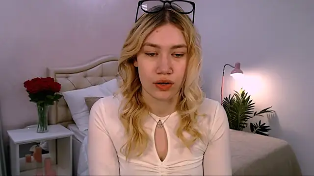 blonde angell online show from 04/22/26, 01:01