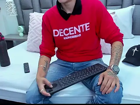 ZoeGrey online show from 04/13/26, 12:32