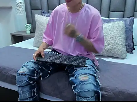 ZoeGrey online show from 04/22/26, 12:28