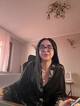 Snapshot of TheaMerve chatting on 04/17/26, 02:20 TheaMerve online show from 04/17/26, 02:20