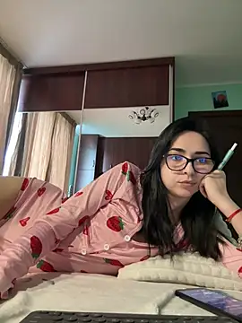 Snapshot of TheaMerve chatting on 04/22/26, 01:01 TheaMerve online show from 04/22/26, 01:01