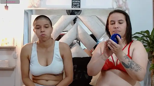 Natasha and zoe  online show from 06/07/26, 11:47