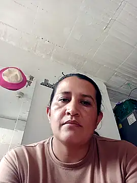 Snapshot of bombon_089 chatting on 03/26/26, 06:35 bombon 089 online show from 03/26/26, 06:35