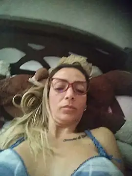 AlanaBrunetteX X online show from 04/19/26, 03:00