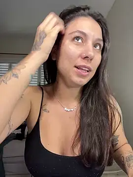 Carolzinhalux69 online show from 04/27/26, 05:11