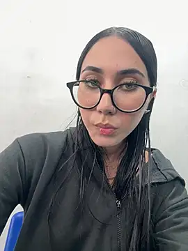 juliacosta online show from 04/23/26, 01:35