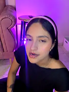 SophiaCastro09  online show from 04/18/26, 12:25