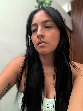 SophiaCastro09  online show from 05/20/26, 08:26