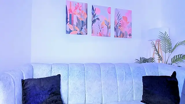 Velvet Noir  online show from 06/30/26, 11:44