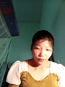 Snapshot of -Quyny- chatting on 03/28/26, 04:34 -Quyny- online show from 03/28/26, 04:34