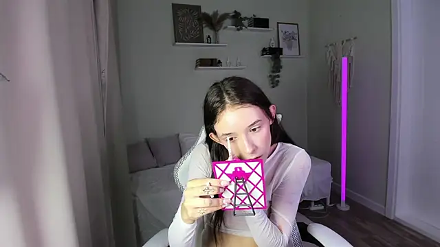 Snapshot of AnnaOddy chatting on 07/17/26, 01:23 AnnaOddy online show from 07/17/26, 01:23