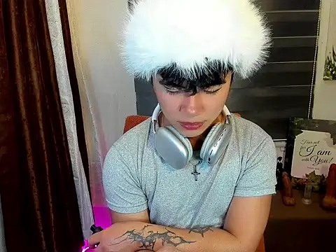 Snapshot of Untouchable_Bromancexxx chatting on 07/27/26, 11:01 Untouchable Bromancexxx online show from 07/27/26, 11:01