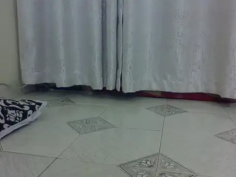 Snapshot of nozie03 chatting on 04/08/26, 02:06 nozie03 online show from 04/08/26, 02:06