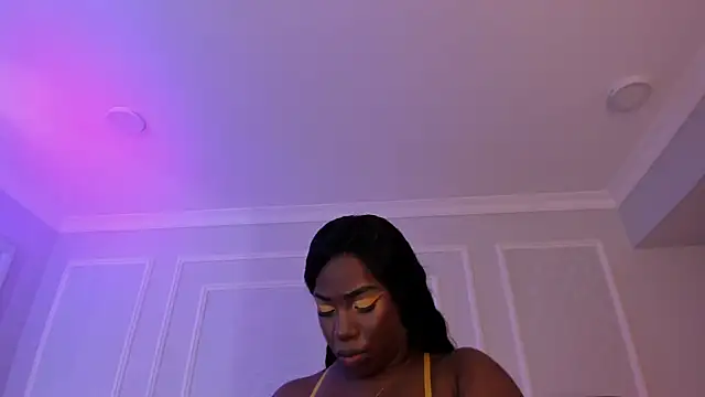 Snapshot of IrisJones_ chatting on 07/03/26, 12:44 IrisJones online show from 07/03/26, 12:44