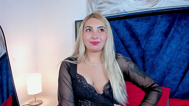 Snapshot of Catalina_Osorio chatting on 05/27/26, 12:13 Catalina Osorio online show from 05/27/26, 12:13