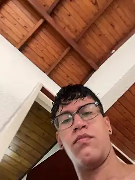 alejo09   online show from 03/27/26, 09:58