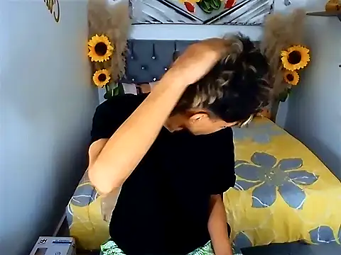 Snapshot of chris_evans77 chatting on 04/01/26, 01:12 chris evans77 online show from 04/01/26, 01:12