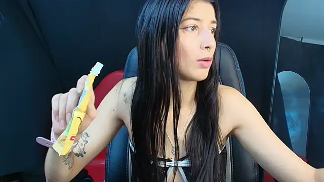 Snapshot of jazminswee chatting on 05/01/26, 08:24 jazminswee online show from 05/01/26, 08:24