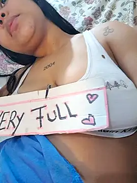 Snapshot of Whore_Messy1 chatting on 04/01/26, 12:44 Whore Messy1 online show from 04/01/26, 12:44