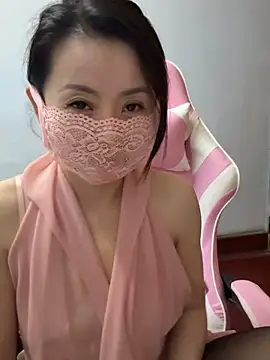 Snapshot of xiaxia-2026 chatting on 04/15/26, 10:44 xiaxia-2026 online show from 04/15/26, 10:44