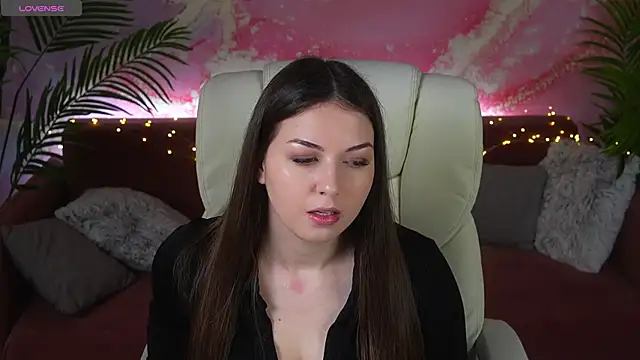 LindsyRawr online show from 04/16/26, 08:53